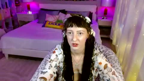 Snapshot of therealmadameceleste chatting on June 26, 11:42 pm Madame Celeste online show from June 26, 11:42 pm