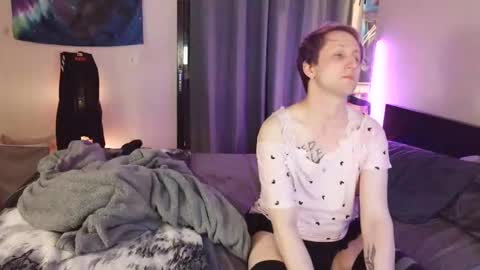 Snapshot of theredwolf13 chatting on February 22, 8:13 am Basil Kitten online show from February 22, 8:13 am