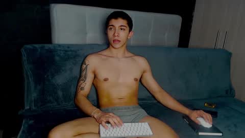 Snapshot of thesaint_xxx chatting on September 9, 5:07 am thesaint_xxx online show from September 9, 5:07 am
