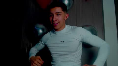 Snapshot of thesaint_xxx chatting on October 3, 2:08 am thesaint_xxx online show from October 3, 2:08 am