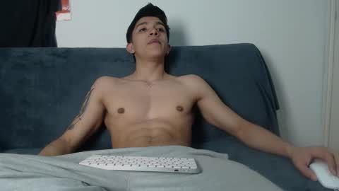 Snapshot of thesaint_xxx chatting on October 30, 2:24 am thesaint_xxx online show from October 30, 2:24 am