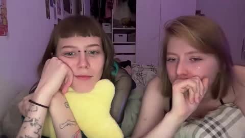 Snapshot of thesearchofgod chatting on December 10, 11:51 pm LISA online show from December 10, 11:51 pm