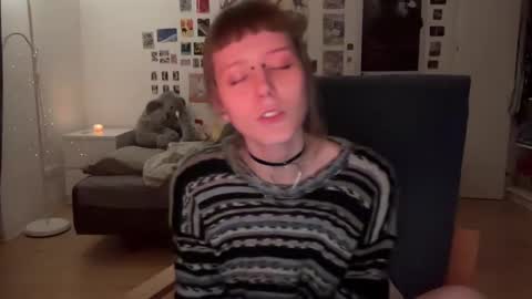 Snapshot of thesearchofgod chatting on December 28, 9:40 pm LISA online show from December 28, 9:40 pm