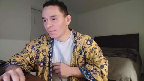 Snapshot of theshortking01 chatting on February 20, 12:51 am TheShortKing1 online show from February 20, 12:51 am