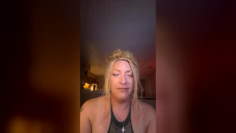 Snapshot of thesiennavaleofficial chatting on July 31, 10:03 am thesiennavaleofficial online show from July 31, 10:03 am