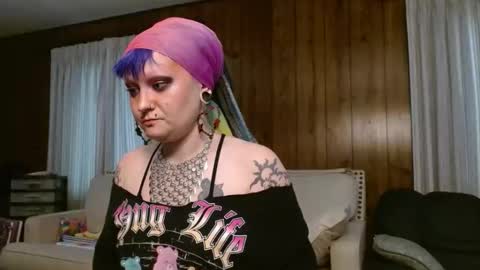 Siren of the Fae online show from April 15, 7:58 pm