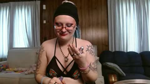 Siren of the Fae online show from April 17, 7:17 pm