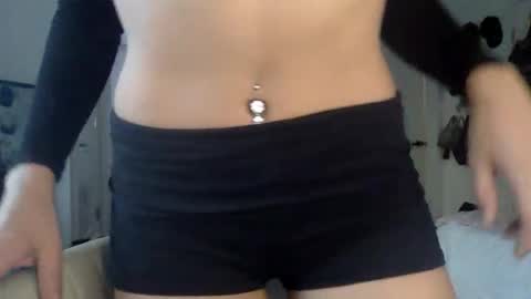 theskyerae online show from April 19, 1:49 am