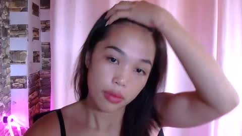 thessssy online show from April 8, 8:25 am