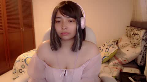 Snapshot of thetalkingbutt chatting on December 1, 10:21 pm Mai online show from December 1, 10:21 pm