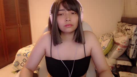 Snapshot of thetalkingbutt chatting on December 4, 11:02 pm Mai online show from December 4, 11:02 pm