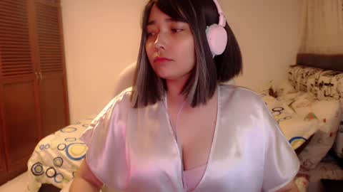 Snapshot of thetalkingbutt chatting on December 12, 1:10 am Mai online show from December 12, 1:10 am