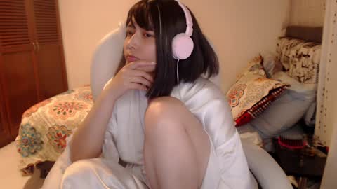 Snapshot of thetalkingbutt chatting on January 16, 6:25 am Mai online show from January 16, 6:25 am