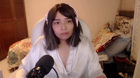 Snapshot of thetalkingbutt chatting on January 16, 9:27 am Mai online show from January 16, 9:27 am