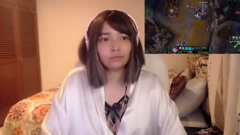 Snapshot of thetalkingbutt chatting on February 15, 3:42 am Mai online show from February 15, 3:42 am