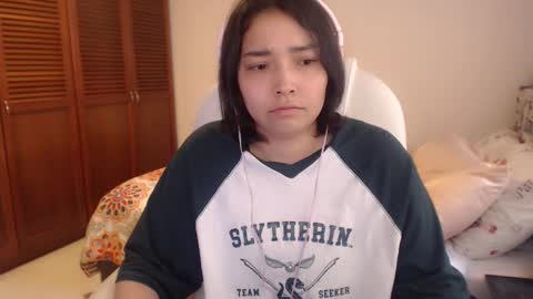 Snapshot of thetalkingbutt chatting on October 2, 2:24 pm Mai online show from October 2, 2:24 pm