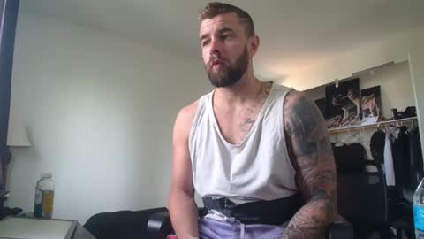 Snapshot of theufcfan_8181 chatting on April 19, 5:56 pm troy online show from April 19, 5:56 pm
