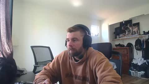 Snapshot of theufcfan_8181 chatting on April 28, 9:42 pm troy online show from April 28, 9:42 pm