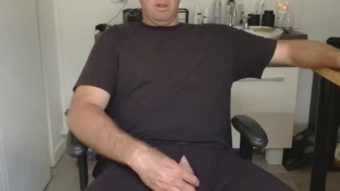 Theuncutaussie online show from February 20, 11:05 pm