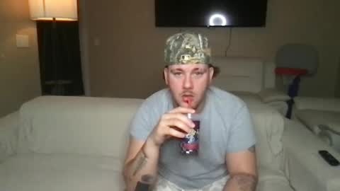 Snapshot of theviberoom chatting on September 14, 2:54 am The Vibe Room online show from September 14, 2:54 am