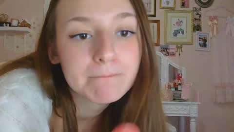 Snapshot of theyalllikecarmen chatting on December 4, 4:54 am Carmen online show from December 4, 4:54 am