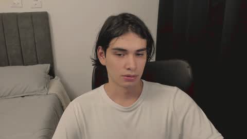 Snapshot of thiaan__ chatting on December 22, 12:50 am thiaan__ online show from December 22, 12:50 am