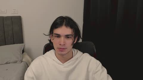 Snapshot of thiaan__ chatting on December 31, 3:12 am thiaan__ online show from December 31, 3:12 am