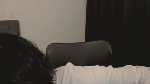 Snapshot of thiaan__ chatting on January 11, 2:20 am thiaan__ online show from January 11, 2:20 am