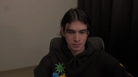 Snapshot of thiaan__ chatting on January 24, 12:42 am thiaan__ online show from January 24, 12:42 am