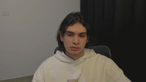 Snapshot of thiaan__ chatting on February 27, 1:38 am thiaan__ online show from February 27, 1:38 am