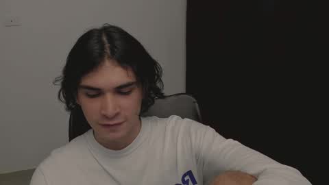 Snapshot of thiaan__ chatting on March 9, 6:06 am thiaan__ online show from March 9, 6:06 am