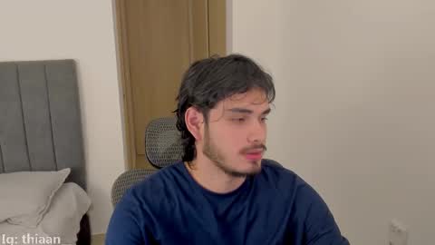 Snapshot of thiaan__ chatting on September 28, 4:07 am thiaan__ online show from September 28, 4:07 am