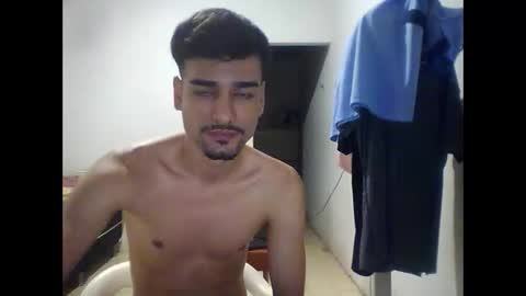 Snapshot of thiago22bk chatting on November 21, 7:34 pm thiago22bk online show from November 21, 7:34 pm