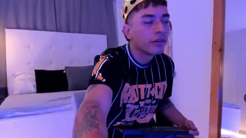 Thiago  online show from March 31, 12:27 pm