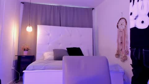 Thiago  online show from April 6, 12:17 pm