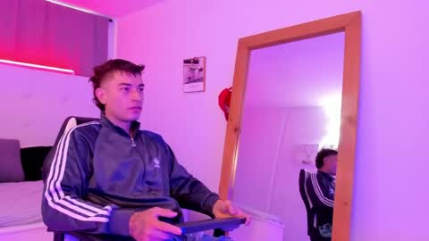 Thiago  online show from April 13, 12:10 pm