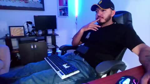 thiago_420 online show from May 15, 11:45 pm