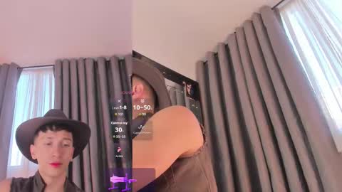 Snapshot of thiago_jones chatting on October 31, 9:49 pm SanThiago online show from October 31, 9:49 pm