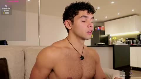 Just Thiago  online show from June 28, 1:33 am