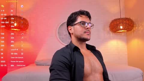 Snapshot of thiago_mercer chatting on September 8, 2:16 pm Thiago online show from September 8, 2:16 pm