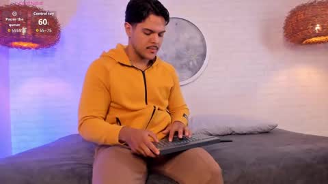 Snapshot of thiago_mercer chatting on October 6, 11:07 am Thiago online show from October 6, 11:07 am