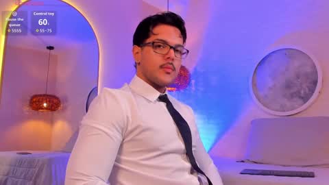 Snapshot of thiago_mercer chatting on October 8, 11:08 am Thiago online show from October 8, 11:08 am