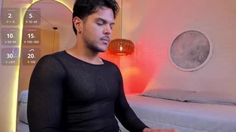 Snapshot of thiago_mercer chatting on October 14, 11:00 am Thiago online show from October 14, 11:00 am