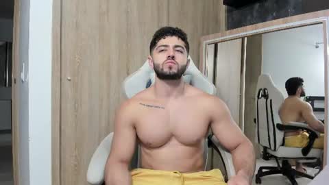 Snapshot of thiago_moretti chatting on June 28, 3:01 am THIAGO online show from June 28, 3:01 am