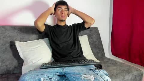 Thiago online show from April 7, 2:45 am