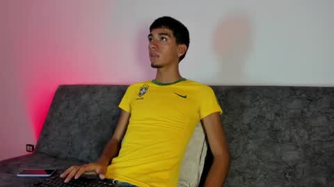 Thiago online show from April 9, 3:06 am