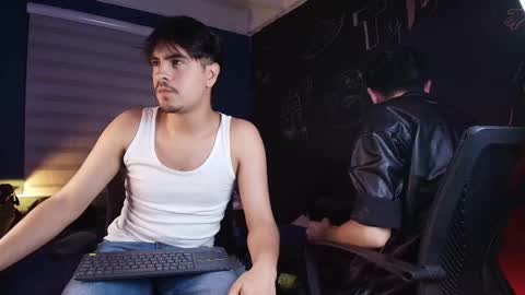 Snapshot of thiago_rockwell chatting on December 18, 3:23 am Thiago online show from December 18, 3:23 am