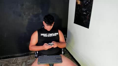 thiago_vibes212 online show from March 1, 8:33 pm