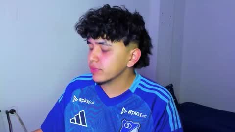 Snapshot of thiago_wc chatting on December 19, 2:07 am Thiago online show from December 19, 2:07 am