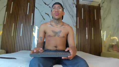 ThiagoBerry online show from January 16, 10:30 am